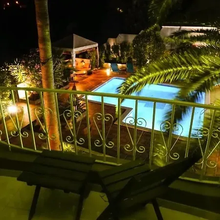 Camaleao With Waterfall Pool By Lovelystay ヴィラ *